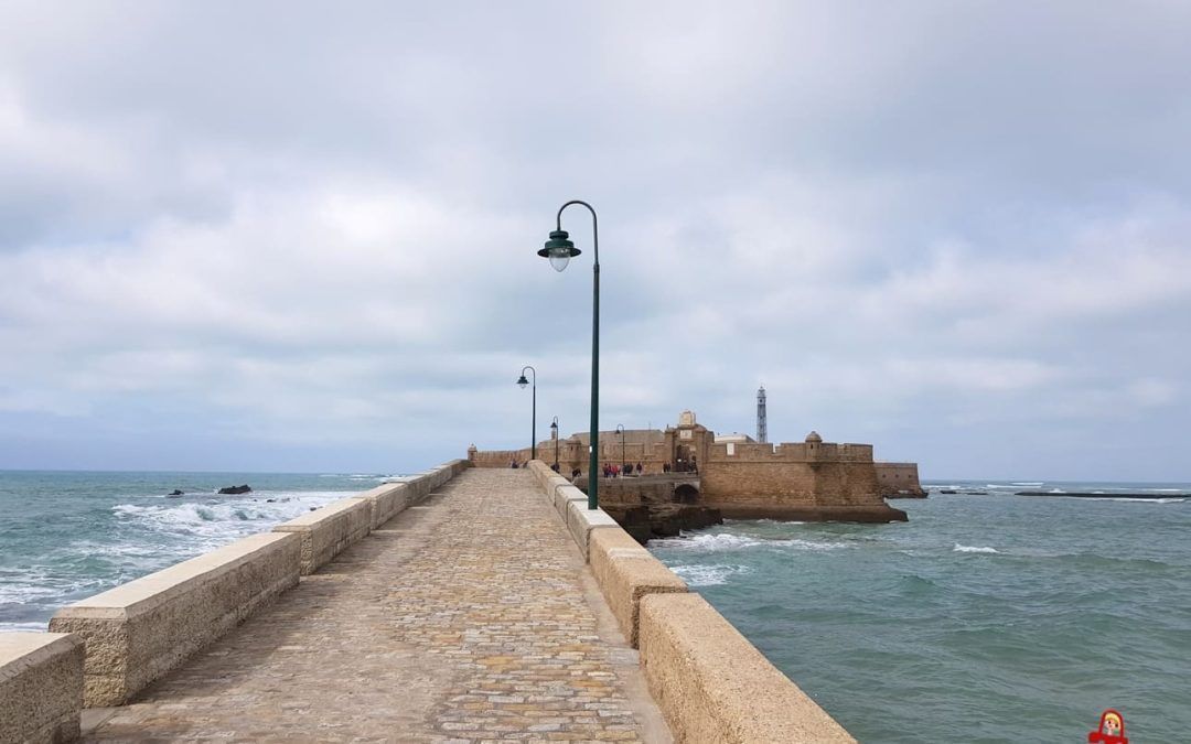 El Paseo Fernando Quiñones: La pasarela de piedra que desafía al Atlántico